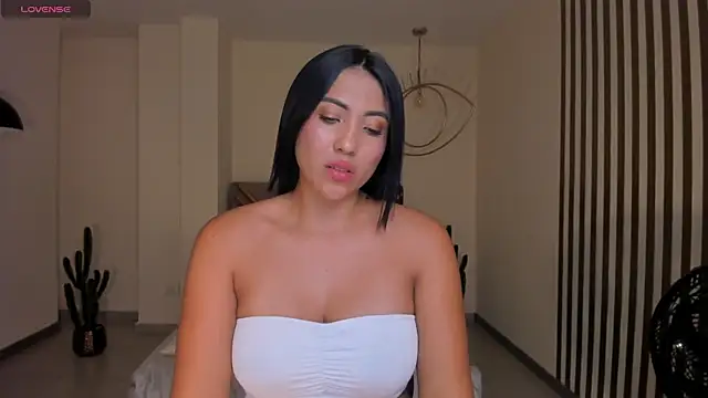 NatalieLewis's cam snapshot