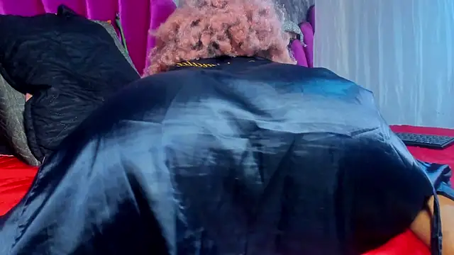 EMMAPARISS's cam snapshot