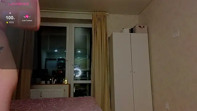 feral__berryss's cam snapshot