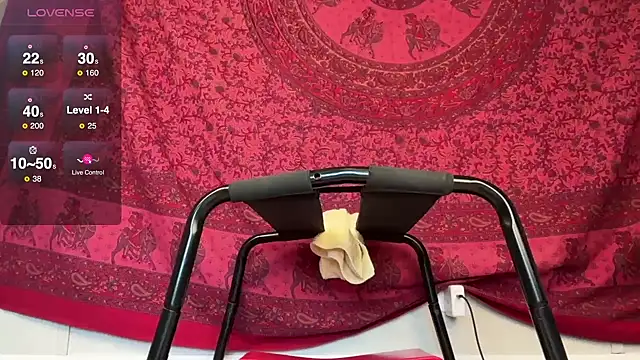 GlitterKitty108's cam snapshot