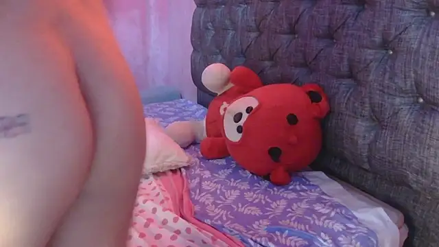 luna_summer's cam snapshot