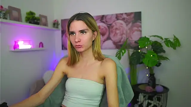 _Bella_Young's cam snapshot