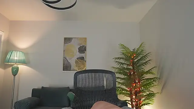 Yvonna_One's cam snapshot