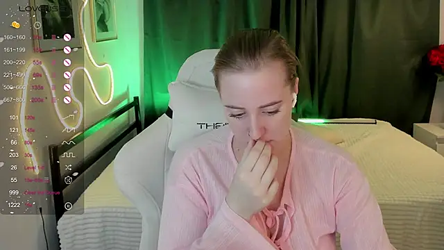 AnnaGrees's cam snapshot