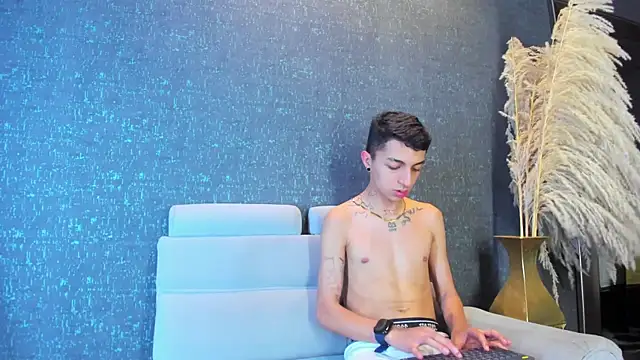 NickandAbby_'s cam snapshot