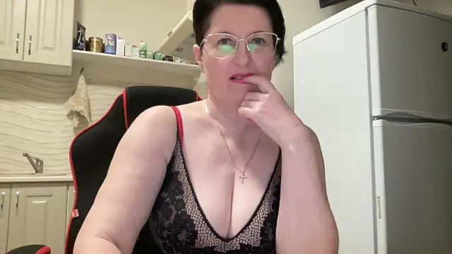 _HotMilfPussy_'s cam snapshot