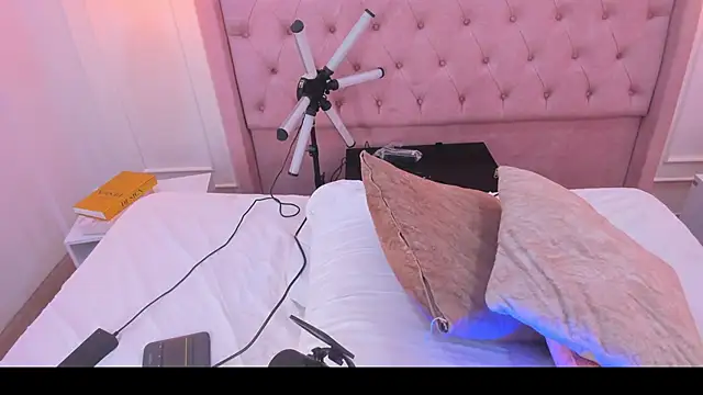 amy_ink's cam snapshot