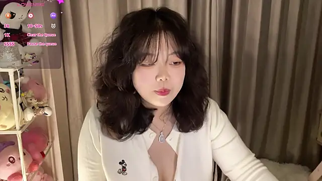 Kittenfishing's cam snapshot