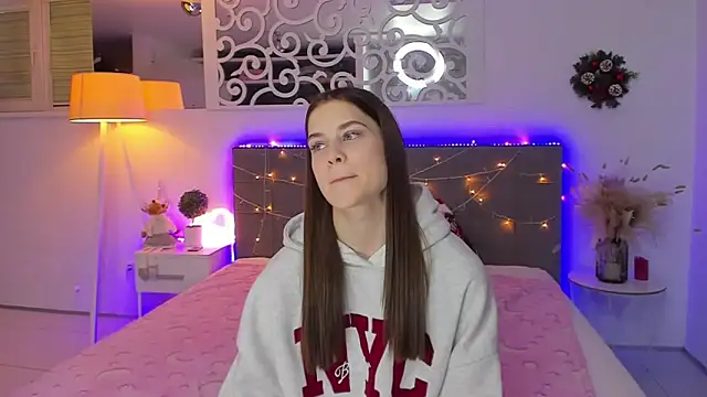 LuisaClover's cam snapshot