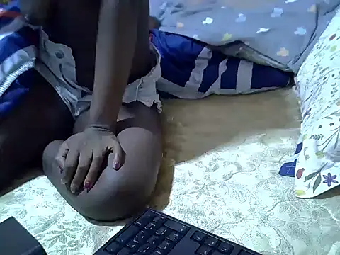 Just_Karu's cam snapshot