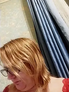 Forest-Lady's cam snapshot