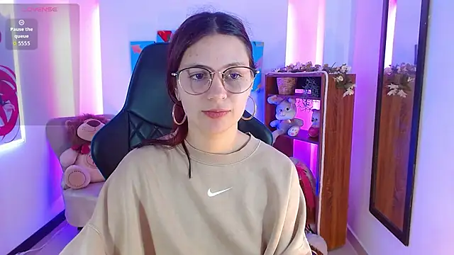 AlanaGarcia19 live sex cam