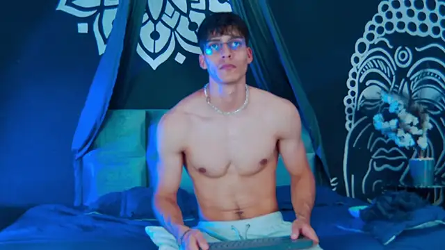 AlessioVitale's cam snapshot