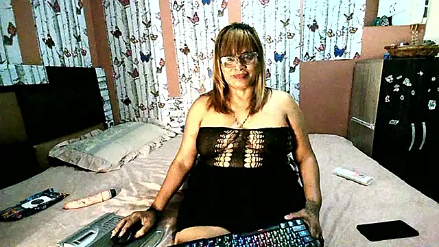 IndianSeducerXXX's cam snapshot