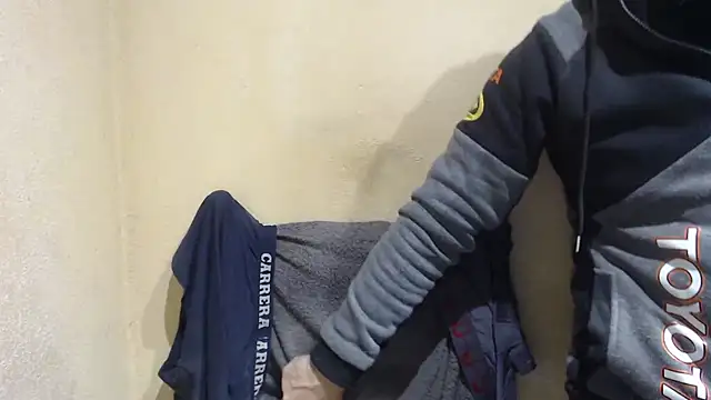 AlexNudo live sex cam