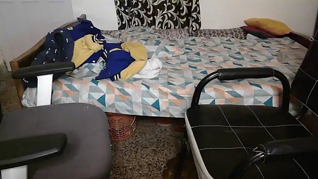 NaughtyThrouple007 live sex cam