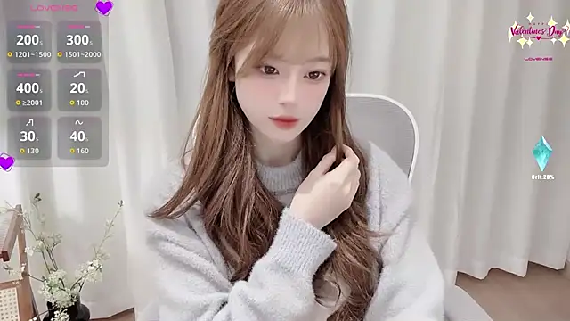 Yuuuuuly live sex cam