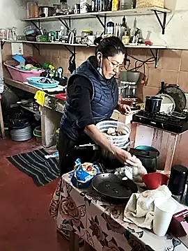 LaInsaciableIntensa live sex cam