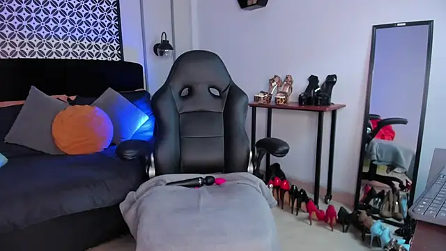 Ashley_leon_'s cam snapshot