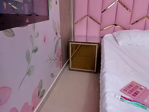 Saritasweet18's cam snapshot