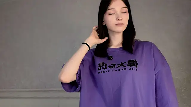 YvonneShames's cam snapshot