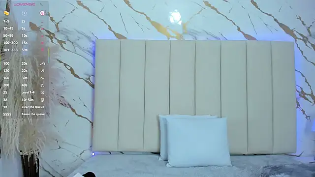 _Emma_whiitee_'s cam snapshot