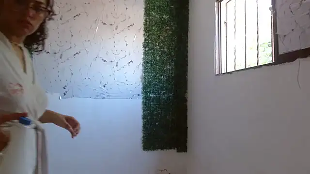 emily_stars1's cam snapshot