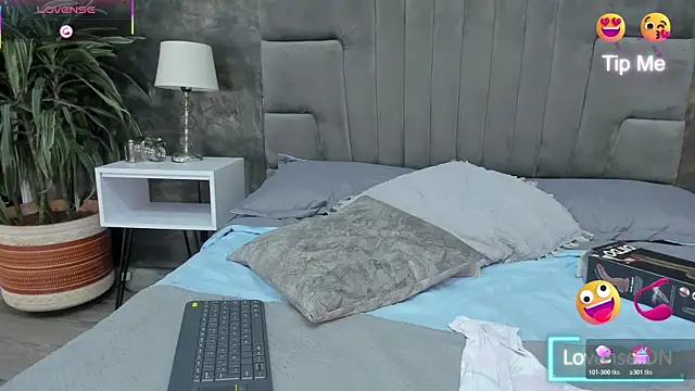 kendra_london's cam snapshot