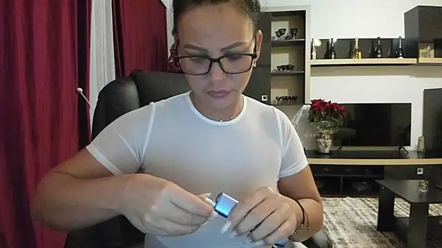 Ella_sweety00's cam snapshot