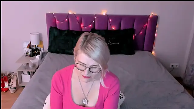 sabrinamacmarren's cam snapshot