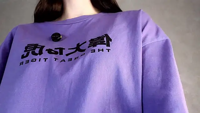 YvonneShames live sex cam