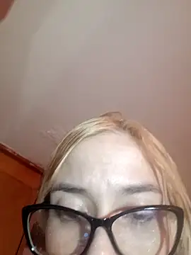 saracush17's cam snapshot