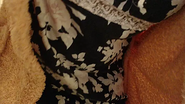 larawet live sex cam