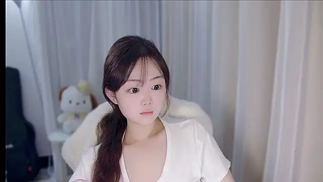 YUANYUAN-A live sex cam