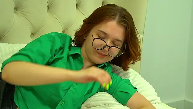 LessySmith's cam snapshot