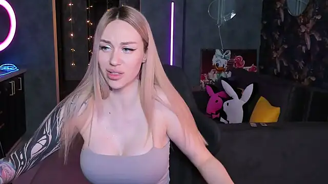 Blckmirrorr's cam snapshot