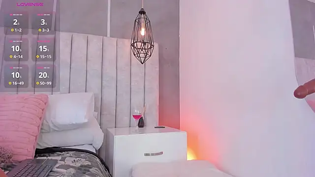 my_friends_mom live sex cam