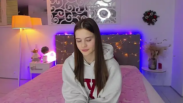 LuisaClover's cam snapshot