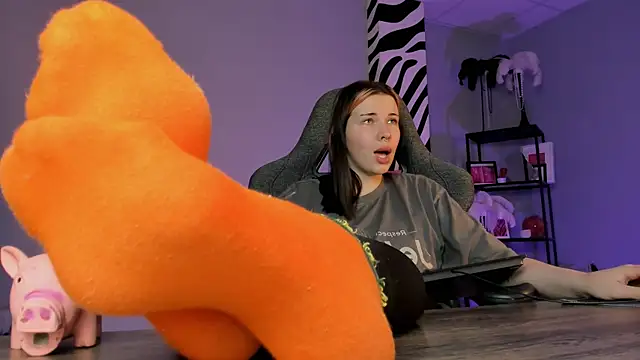 AliceSunday's cam snapshot