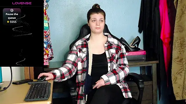 TreeJeanne's cam snapshot