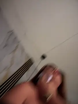 sara_calderon's cam snapshot