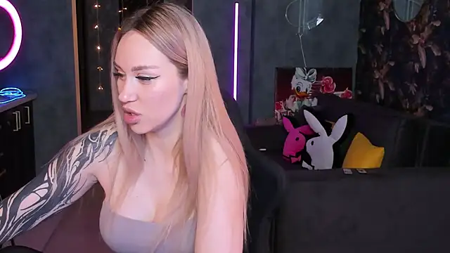 Blckmirrorr's cam snapshot