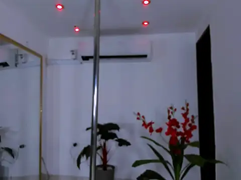 Fernanda_brown18's cam snapshot