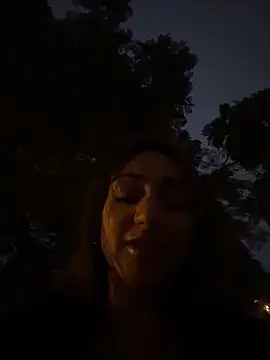 Ninabigtitied's cam snapshot