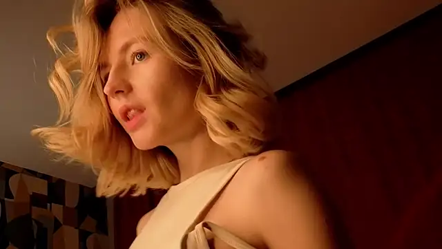 Sunshine_Angell's cam snapshot