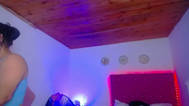 kriss_sweetboobs10's cam snapshot