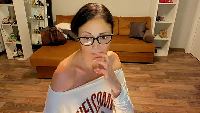 CaringSophie's cam snapshot