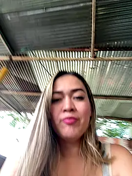 Danielavegax live sex cam