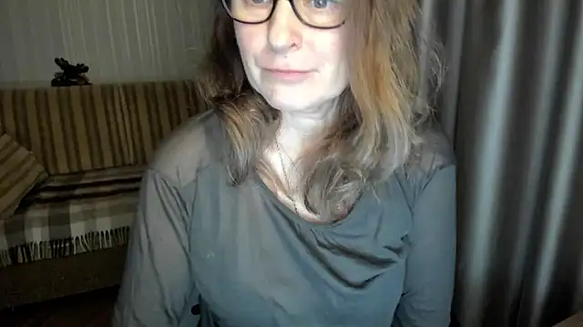 lauraoven's cam snapshot