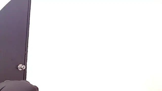 LindaBird's cam snapshot